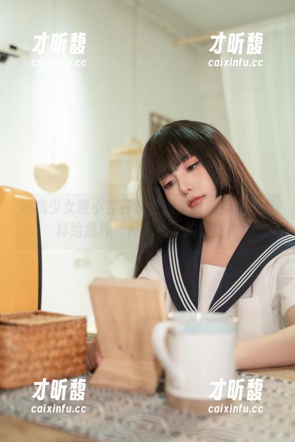 爆机少女喵小吉 爆机少女喵小吉在线更新:粉色合集是怎样给我种‘被融化’的错觉?