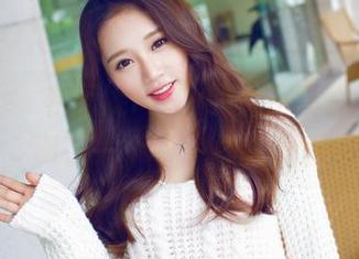爱蜜社 – 在闵妮Mily的女王写真中，看到了一个不一样的世界