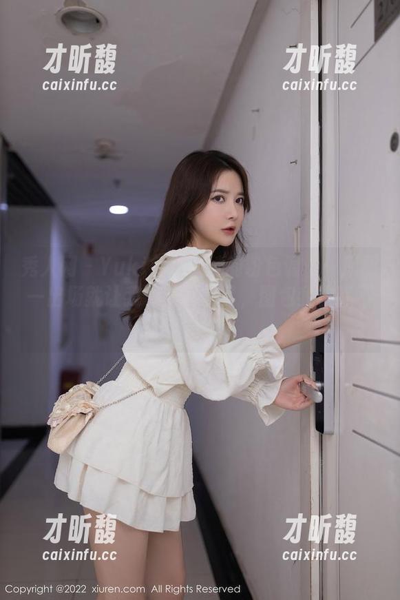 秀人网 - Yuki鱼儿和她的粉色调——原图一出场就让我停不下来了，图包我快等不及！