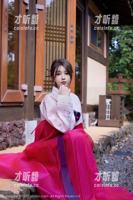 秀人网-幼幼 秀人网 - 幼幼的照片:我是不是该叫她‘自拍女侠’?
