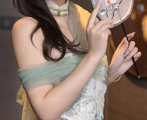 秀人网 – 这种体操服，配上杨紫嫣Cynthia，真有种说不出的韵味，写真和图包总让人有点小心动。