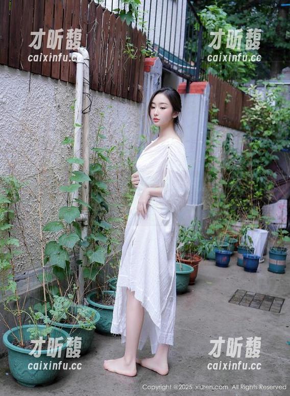 秀人网 - 双马尾下的蜜桃cc气息，快来下载免费的图包吧！