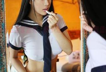 美媛馆 – 看看这全套油亮，伊小七MoMo的图包值得一探究竟！