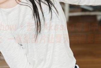 花漾show – 蓝夏Akasha与奶牛的嬉戏：一张张图片让夏天变得更蓝