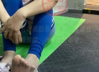 微密圈 – 看了若若老师的吊带写真，才明白“免费”都是相对的，心痒痒的感觉。