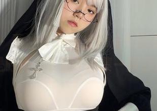微密圈 – 葱油饼er抖出的灰色连帽衫，不只是时尚，下载作品集一探究竟！