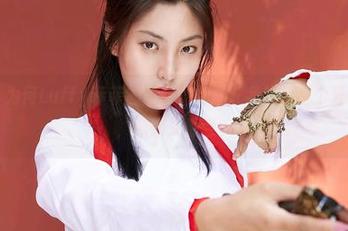 蜜桃社 – 为何Luffy菲菲的肉丝图包总让我想起那个夏天的下午，慵懒又惬意？