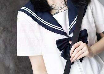 语画界 – 杨晨晨的在线健身美女图集：运动裤和魅力，简直是绝配。