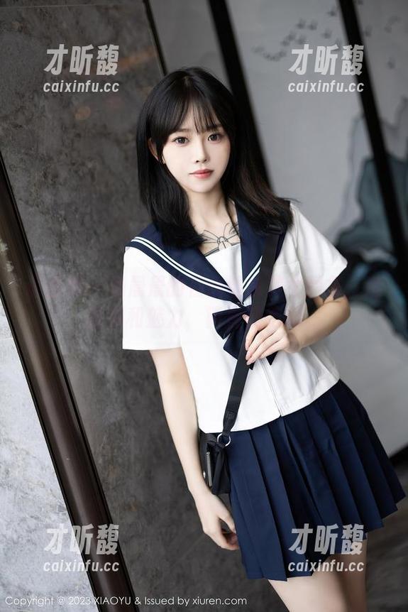 语画界 - 杨晨晨的在线健身美女图集：运动裤和魅力，简直是绝配。
