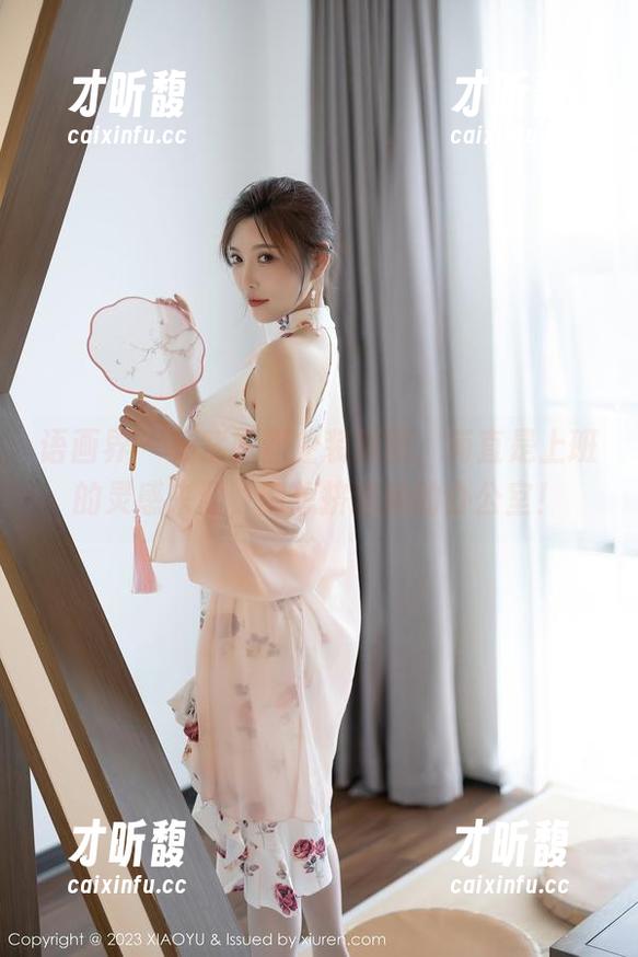 语画界-杨紫嫣 语画界 - 杨紫嫣职业装原图,简直是上班的灵感来源,刚想挤进她的办公室!