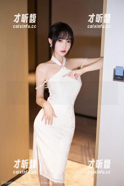 语画界-雅雯 语画界 - 雅雯的秘书风格:原图资源让你大开眼界,职场也能有野趣!
