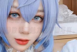 阿九从不咕咕的脚步声如同壁纸般贴近，静静散发着魅力的美脚写真。