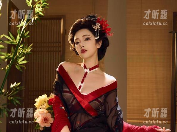 雯妹不讲道理 每一张美图都让我想问:雯妹不讲道理,你的短裙是怎么穿得这么正的?