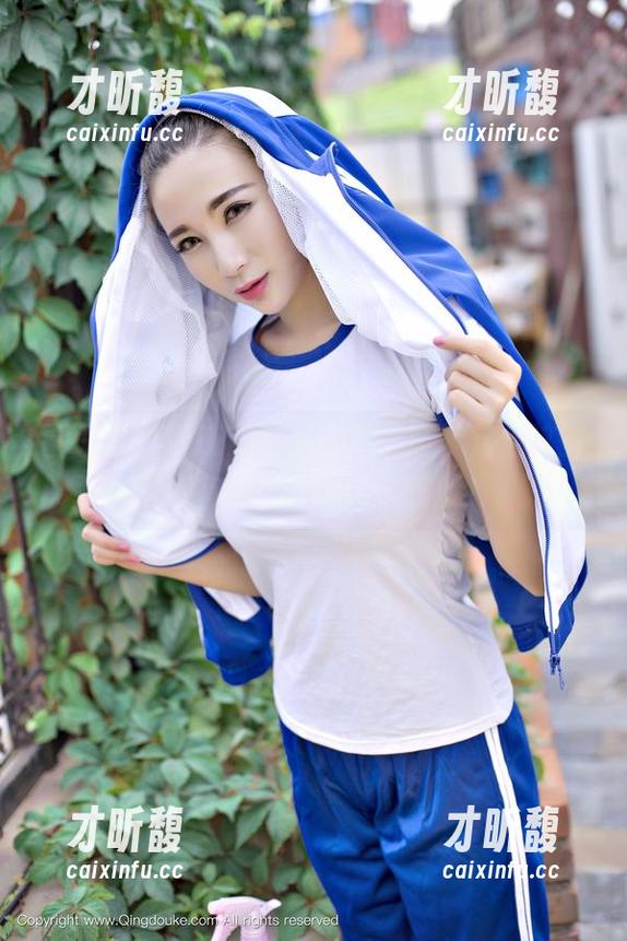 青豆客-谭晓彤 青豆客 - 谭晓彤制服合集:哇,穿上这些居然有种不一样的自信呢!