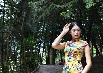 魔镜街拍 – 曼曼美腿图，目测下载后得小心保存，别让人看见了！